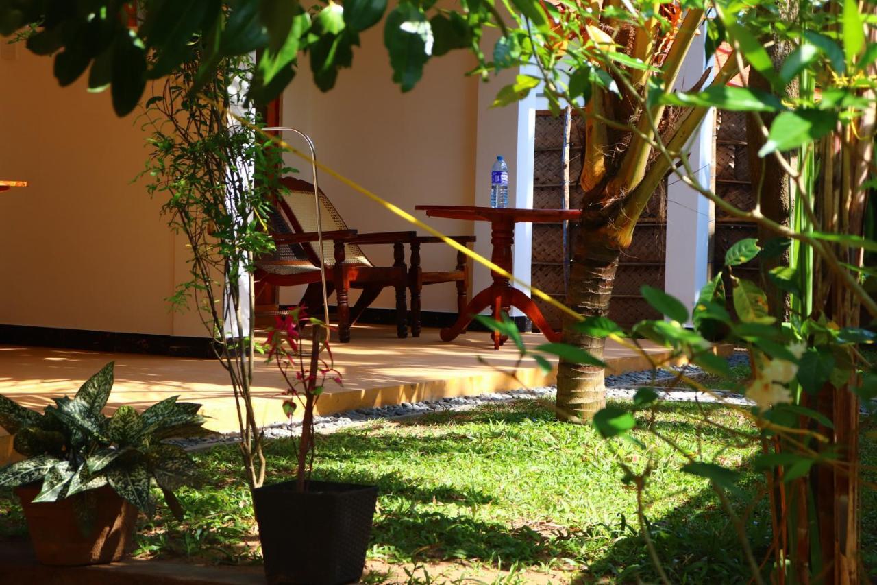 Relax Beach House Tangalle Eksteriør billede