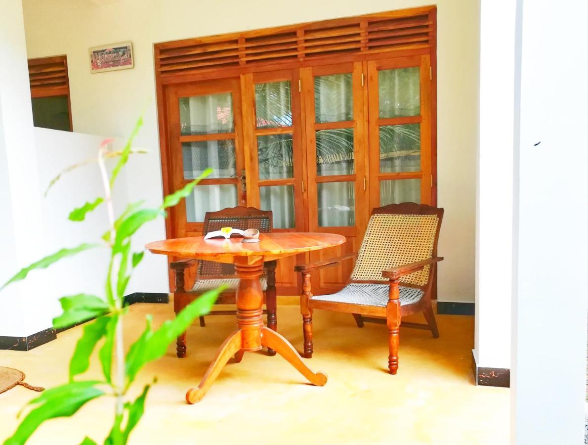 Relax Beach House Tangalle Eksteriør billede