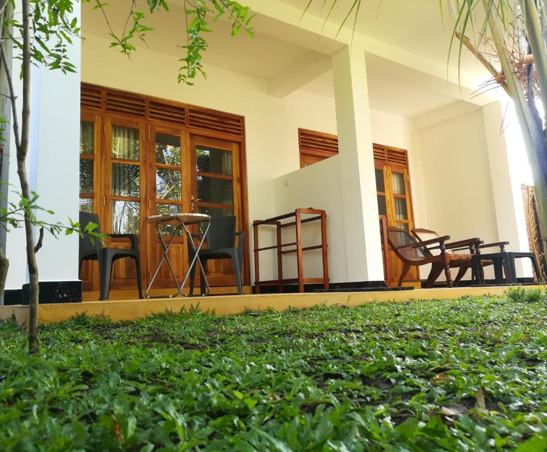 Relax Beach House Tangalle Eksteriør billede